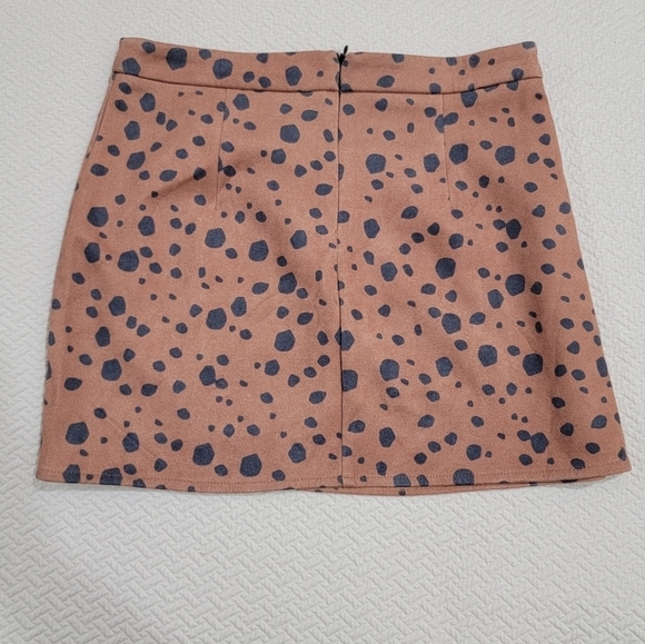 A Father's Love Animal Print Mini skirt Leopard Cheetah Faux Suede Size Medium - Picture 8 of 14